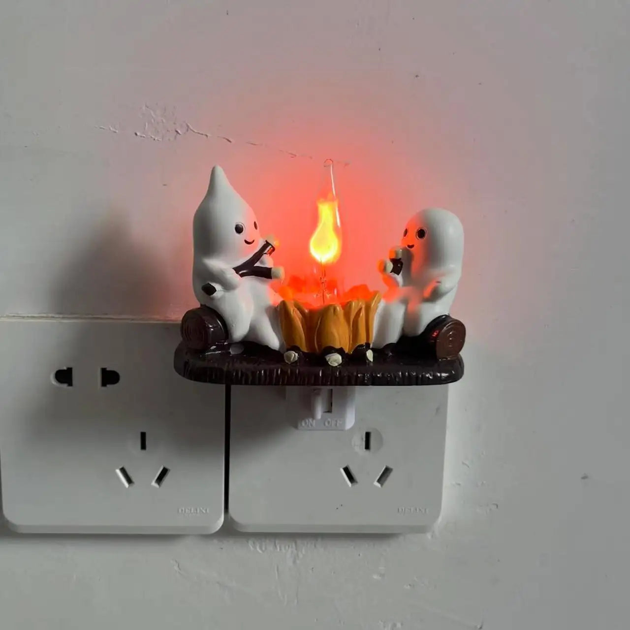 Halloween Ghost Light Statue – Cute Desktop Decoration