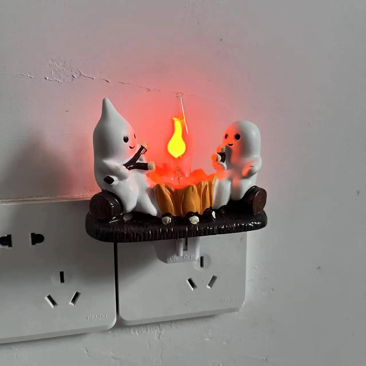 Halloween Ghost Light Statue – Cute Desktop Decoration